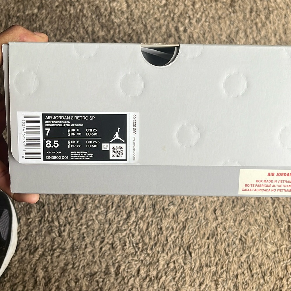Jordan 2 mens7/wmns8.5